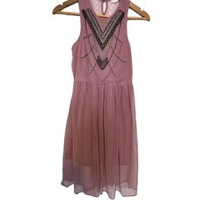 Coco + Jameson Dusty Pink Beaded Lace A-Line Dress M Knee Length Keyhole Back